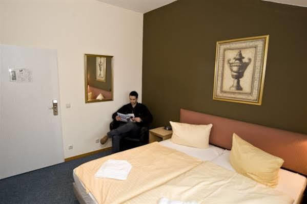 טרייר Schroeders Stadtwaldhotel מראה חיצוני תמונה