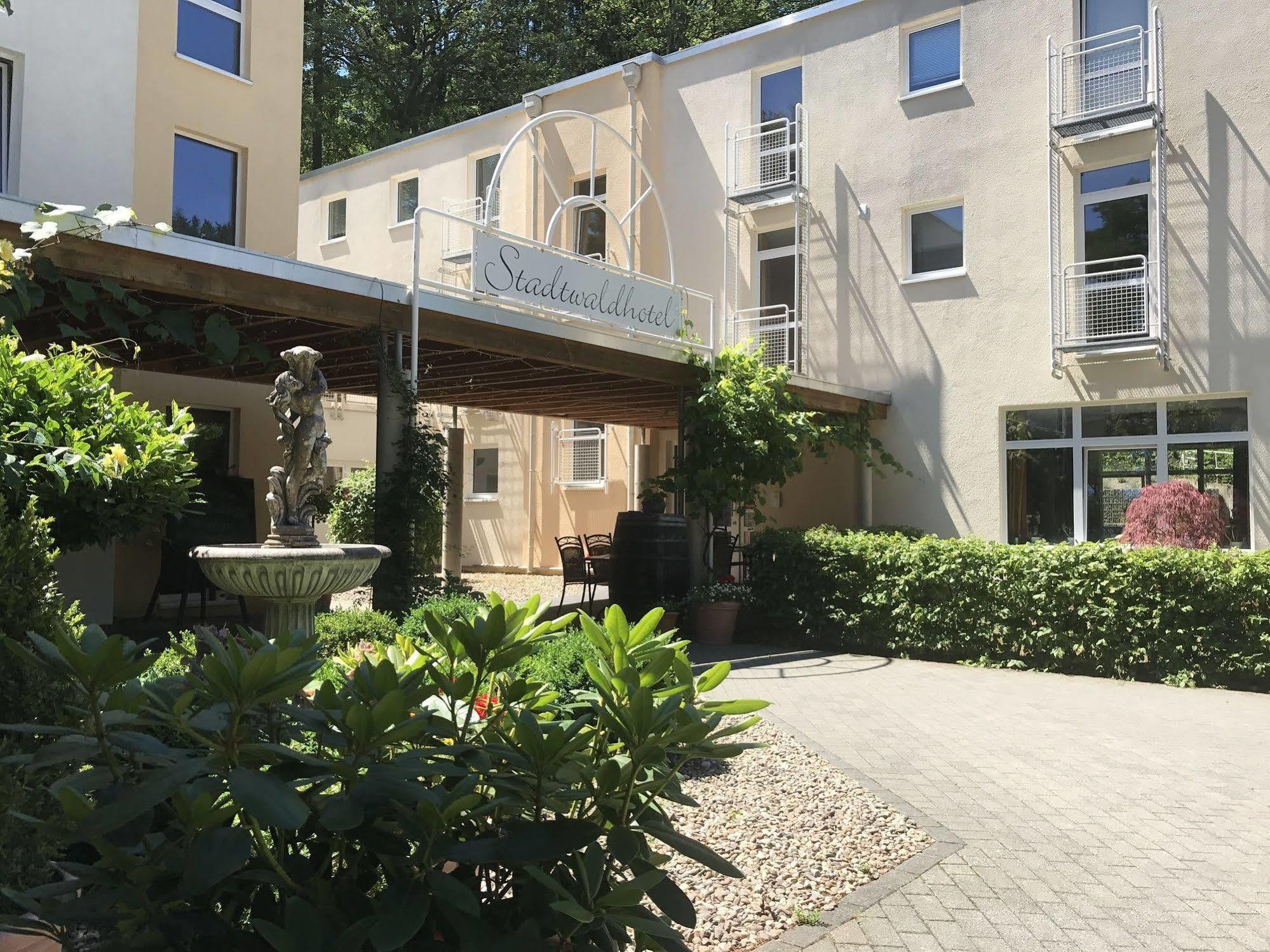 טרייר Schroeders Stadtwaldhotel מראה חיצוני תמונה